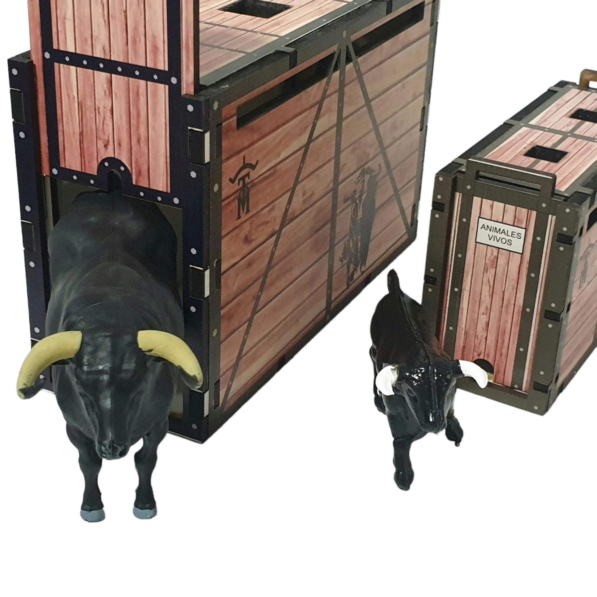 Toro Bravo de lidia negro zaino con cajon de transporte color madera mas regalo cajon o toril escala playmobil.